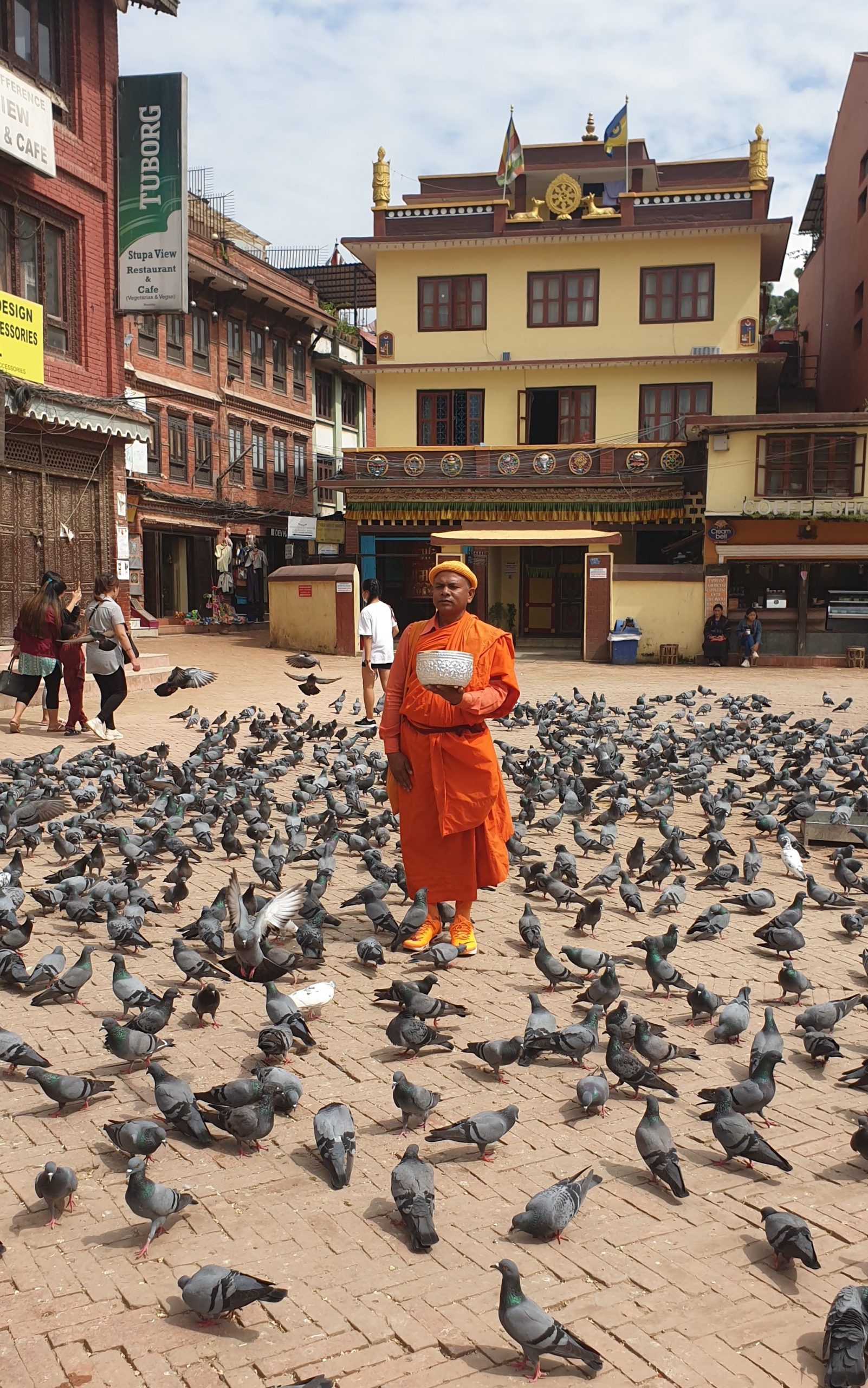 Молчащий монах в Бодданатхе, Непал